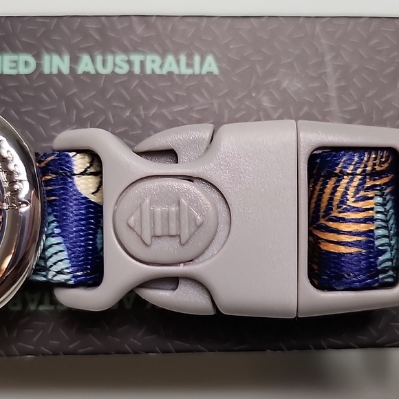 Fuzzyard Blue Leaf Tropical Safety Lock Adjustable Size Small Dog Collar. - Picture 5 of 5